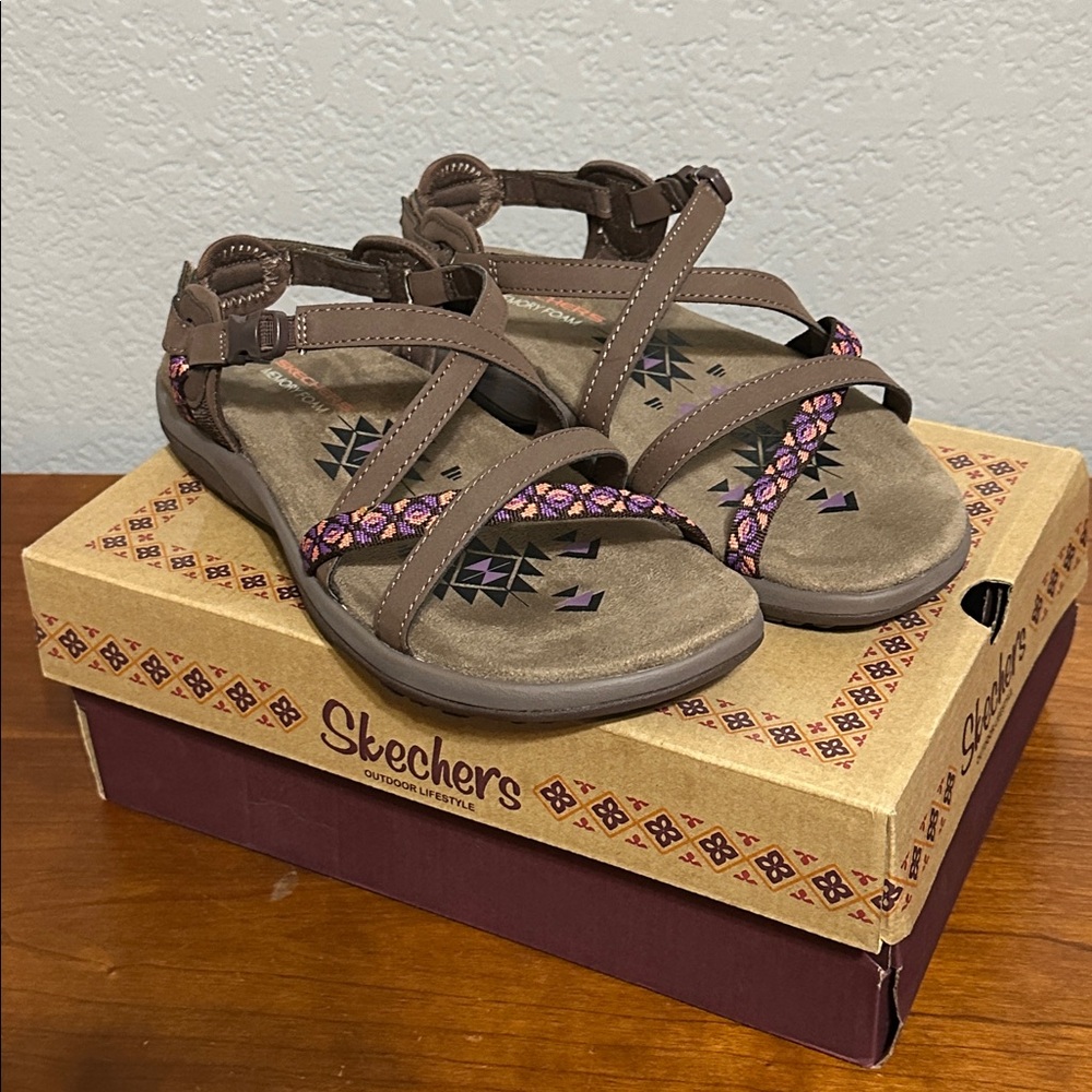 New Women’s Skechers Reggae 8 Wide Strappy Sandals Brown NIB